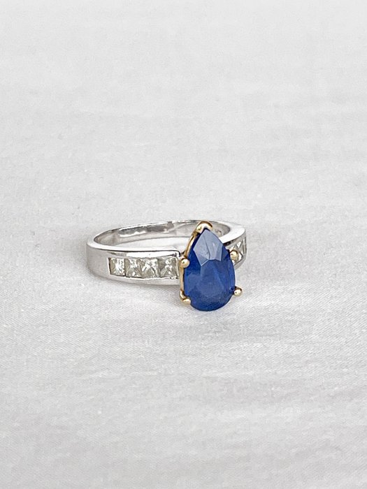 Ring Platin -  3.50ct. tw. Safir - Diamant