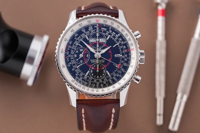 Breitling - Navitimer Montbrillant Datora Triple Date Black Dial - A2133012.B571 - Mænd - 2011-nu