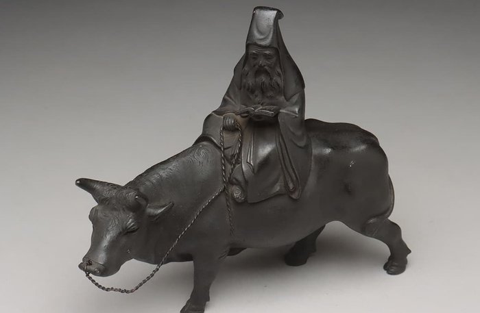 Udsøgt bronzeskulptur - Laozi Riding an Ox - Tidligt 20 århundrede - Bronze - Signed Tokumitsu 徳光 - 1900-2000