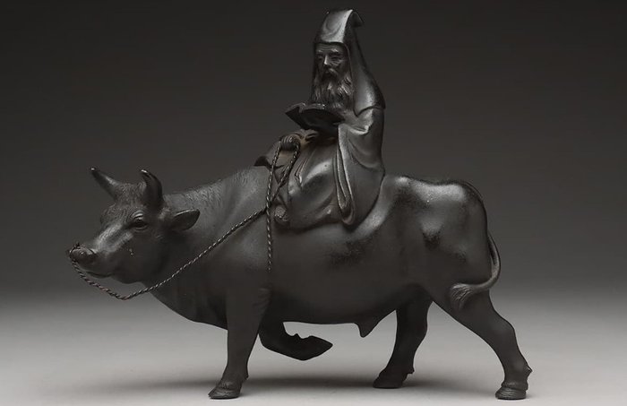 Udsøgt bronzeskulptur - Laozi Riding an Ox - Tidligt 20 århundrede - Bronze - Signed Tokumitsu 徳光 - 1900-2000