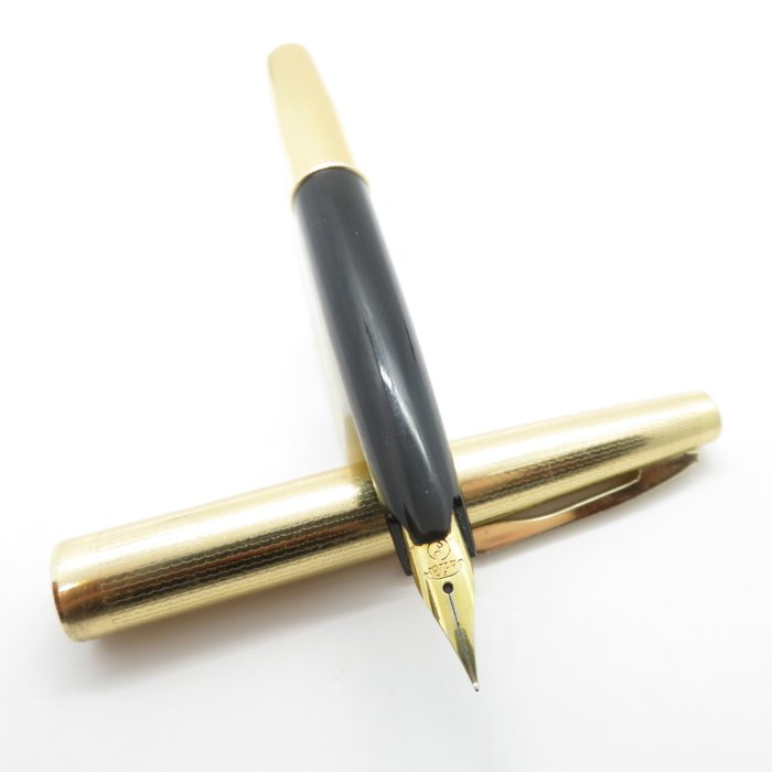 Sailor - Short (gold) - 14K gold nib (F) - Fyldepen