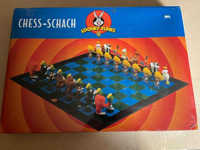 Looney Tunes Chess Set (In original sealed box) featuring 32 adorable cartoon characters Board game - 1999