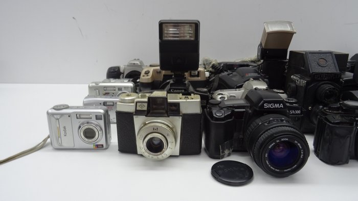 Canon, Kodak, Minolta, Olympus, Sigma, Sony Mystery lot Analogt kamera