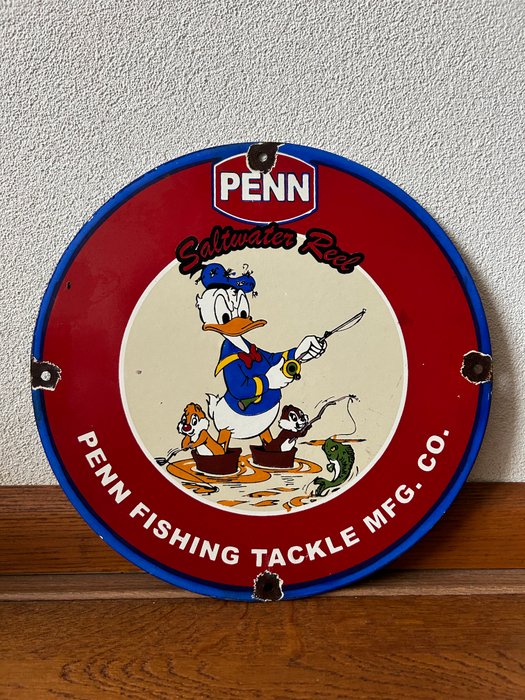 Penn Fishing Tackle MFG. CO. - PENN SALTWATER REEL - Emaljeskilt - Anders And billboard - Emalje, Metal