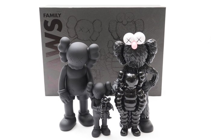 Kaws (1974) - Family (Black)