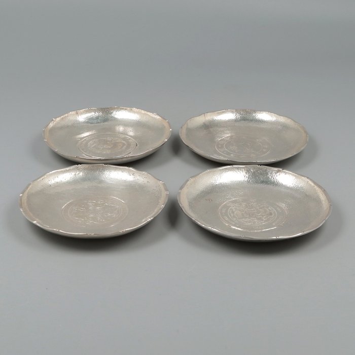 Kina Set of 4 Silver Coin cups with Chinese silver Dollars