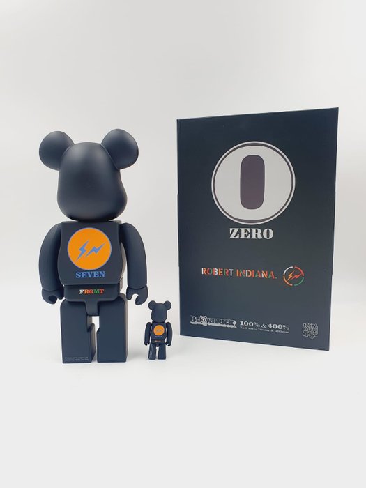 Robert Indiana x Medicom Toy - Be@rbrick Robert Indiana x Fragment Design  Black Edition 400% 100% Bearbrick 2024