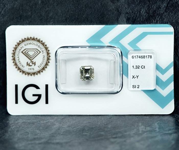 1 pcs Diamant  (Naturfarvet)  - 1.32 ct - Light Grålig Gul - SI2 - International Gemological Institute (IGI)