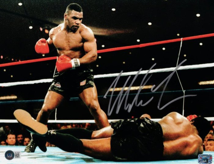 Boxing Legend - Signed by Mike Tyson - with Beckett COA - Photograph, Autograf - 28x35cm