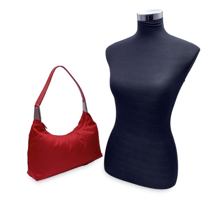 Prada - Red Tessuto Nylon Hobo Bag with Leather Strap - Hobo-taske