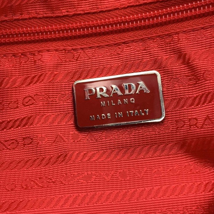 Prada - Red Tessuto Nylon Hobo Bag with Leather Strap - Hobo-taske