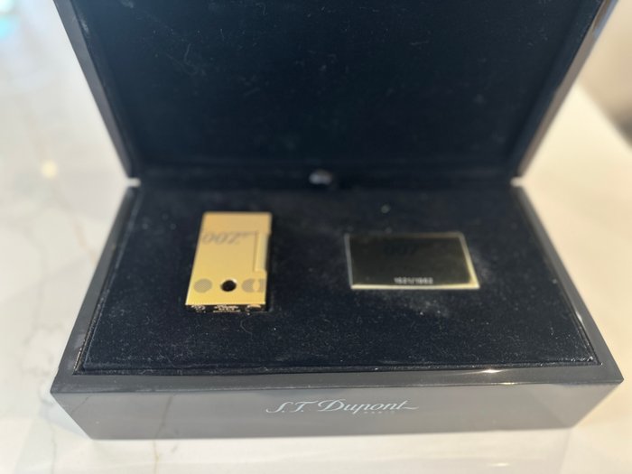 S.T. Dupont - James Bond 007 Gold Limited Edition - Lighter - Guld