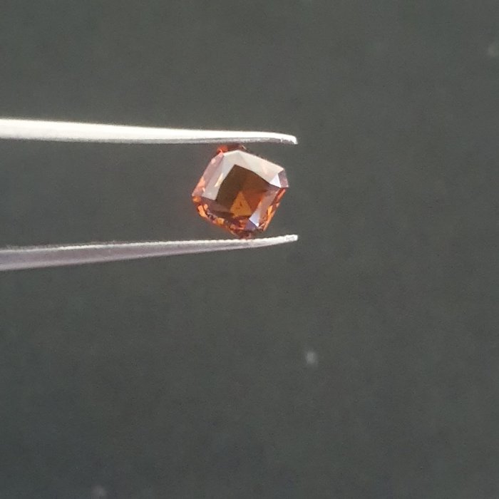 1 pcs Diamant - 0.70 ct - Square Radiant - Fancy Deep Yellowish Brownish Orange - I1