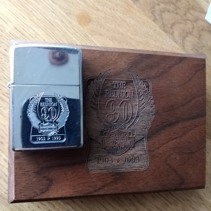 Zippo - Walnut Box and Zippo Harley-Davidson 90th Anniversary - Lommelighter - Træ (Valnød) -  (2)