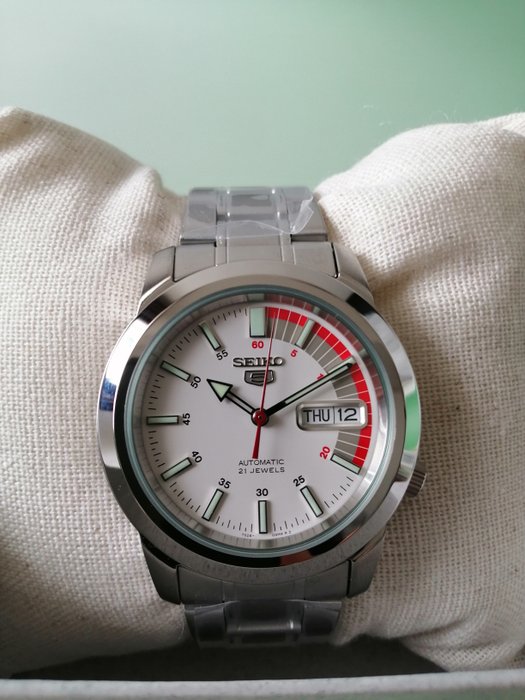 Seiko - Seiko 5 - Ingen mindstepris - Mænd - 2011-nu