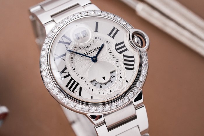 Cartier - Ballon Bleu Two Timezone Diamond Bezel - W6920011 - Kvinder - 2011-nu