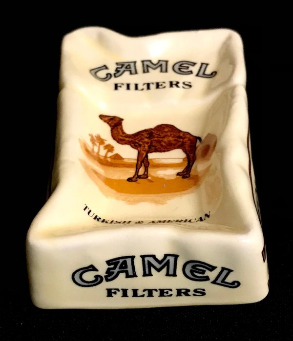 Camel - Askebæger - An interesting, vintage , Circa 1970’s , original, CAMEL , American ashtray, , made specially for - Flødefarvet fajance