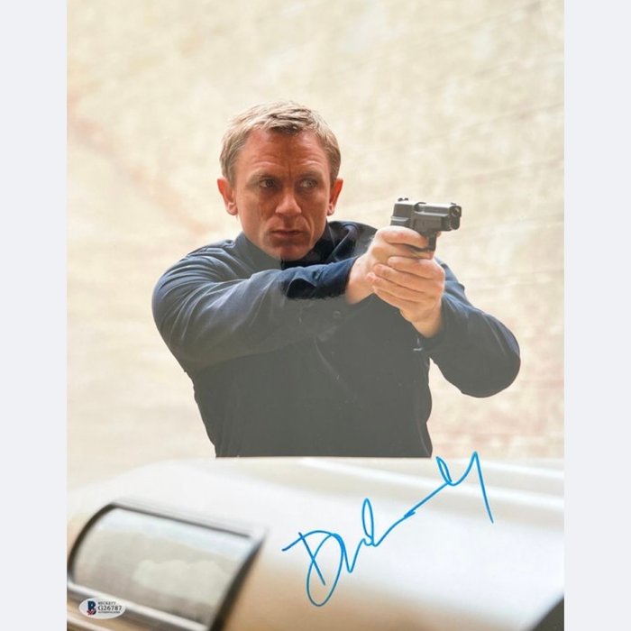 James Bond - Signed by Daniel Craig (007)