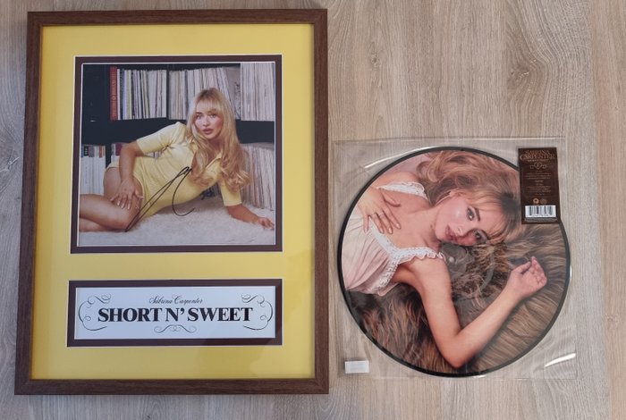 Sabrina Carpenter - Photo Vinyl - Håndunderskrevet personligt indrammet