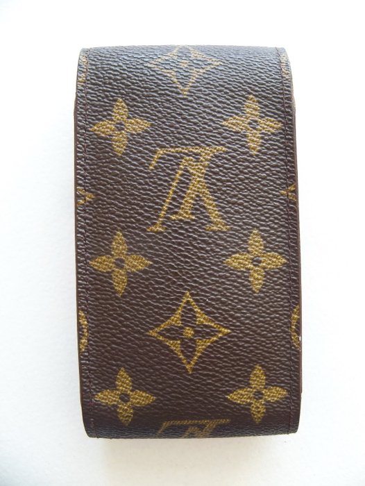 Louis Vuitton - Cigaretetui - Coated canvas Taiga læder