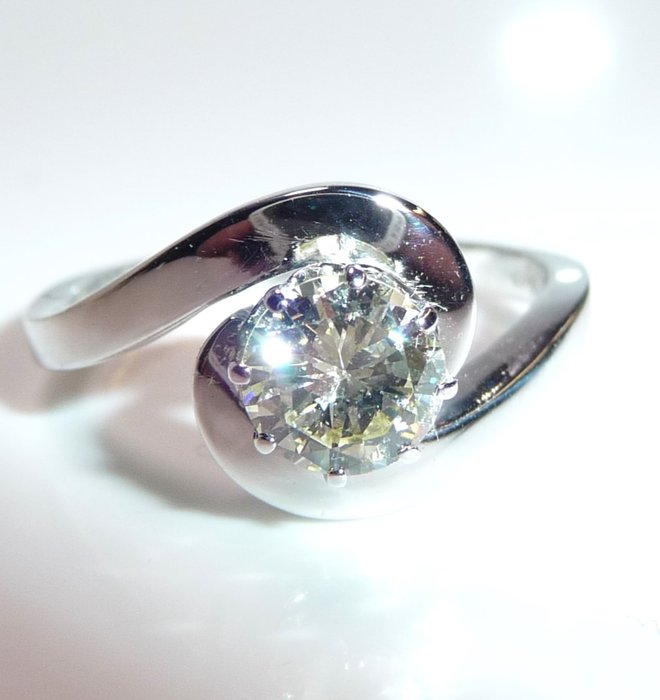 Ring - 14 karat Hvidguld -  0.82ct. tw. Diamant (Natur)  - Gr. 56 er udskiftelig