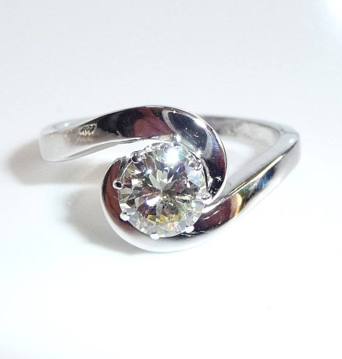 Ring - 14 karat Hvidguld -  0.82ct. tw. Diamant (Natur)  - Gr. 56 er udskiftelig