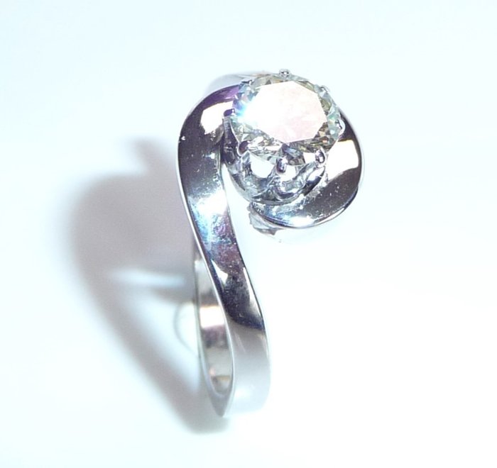 Ring - 14 karat Hvidguld -  0.82ct. tw. Diamant (Natur)  - Gr. 56 er udskiftelig