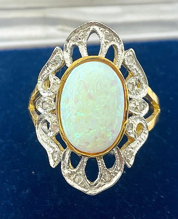 Ingen mindstepris - Ring - 9 kt. Gulguld, Sølv Opal - Diamant