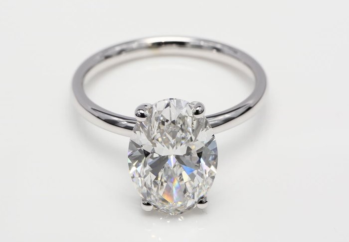 Ring - 18 kraat Hvidguld -  6.83ct. tw. Diamant (Laboratoriedyrket) - Oval F-VVS2