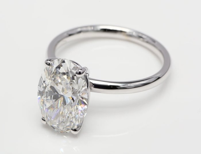 Ring - 18 kraat Hvidguld -  6.83ct. tw. Diamant (Laboratoriedyrket) - Oval F-VVS2