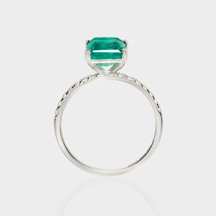 Ingen mindstepris - Ring - 14 karat Hvidguld -  2.60ct. tw. Smaragd - Diamant - IGI 2,38 ct Zambia Grøn