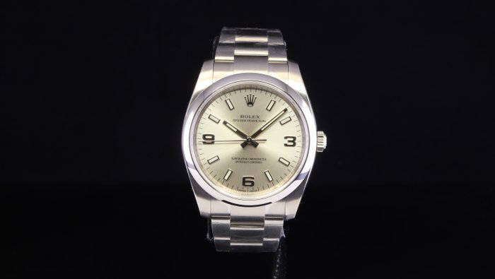 Rolex - Oyster Perpetual - 114200 - Unisex - 2011-nu