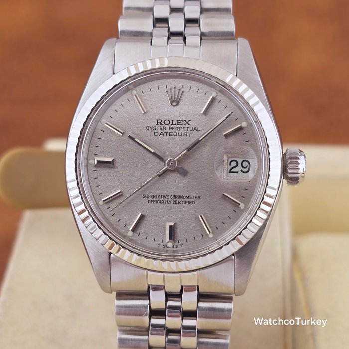 Rolex - Oyster Perpetual Datejust Silver Dial 31 mm - Ingen mindstepris - Ref. 6827 - Kvinder - 1978