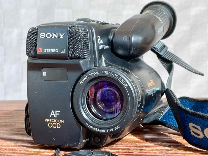 Sony CCD TR 705 E Hi8-kamera