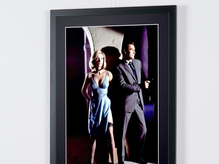 James Bond 007: From Russia with Love, Sean Connery as "James Bond "  Daniela Bianchi as "Tatiana Romanova" On Set - Fine Art Photography - Luxury Wooden Framed 70X50 cm - Limited Edition Nr 01 of 20 - Serial ID 17123 - Original Certificate (COA), Hologram Logo Editor and QR Code - 100% New it