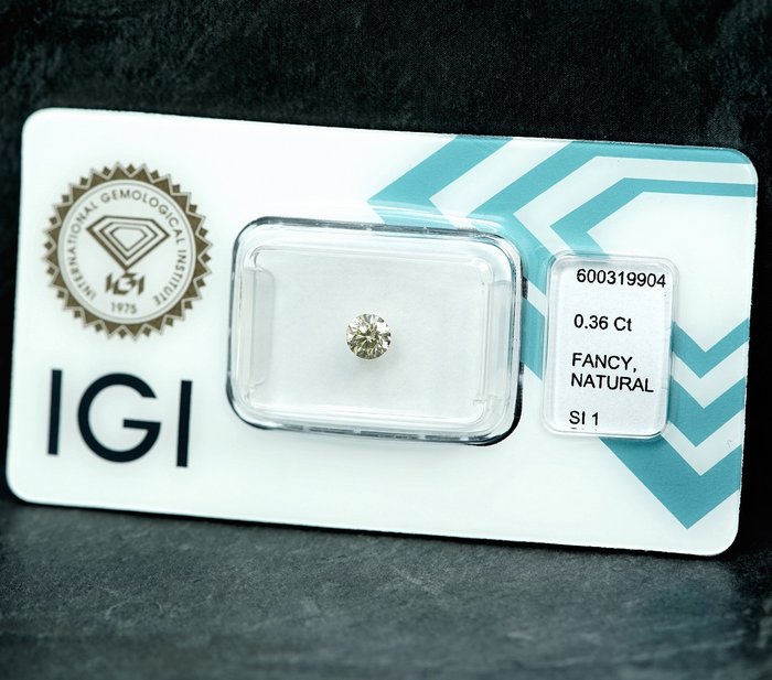 1 pcs Diamant  (Naturfarvet)  - 0.36 ct - Fancy light Grålig Gul - SI1 - International Gemological Institute (IGI)