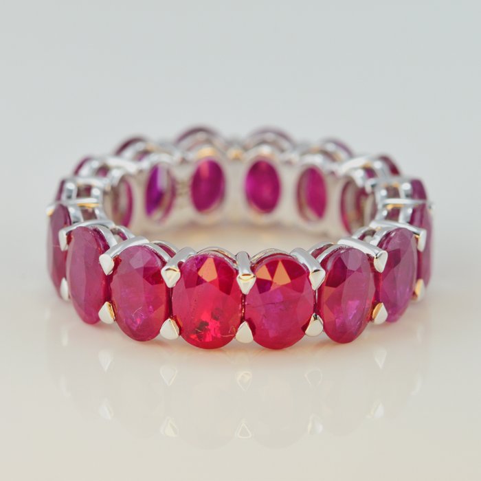 Ingen mindstepris - Ring - 14 karat Hvidguld -  9.60ct. tw. Rubin - Burma Ruby Eternity ring