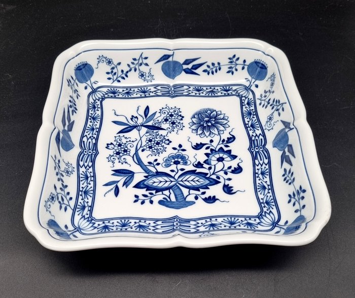 Hutschenreuther - Bordservice - 1. valg! Løgmønster Eksklusiv firkantet skål ca 23,5 x 23,5 cm - Porcelæn