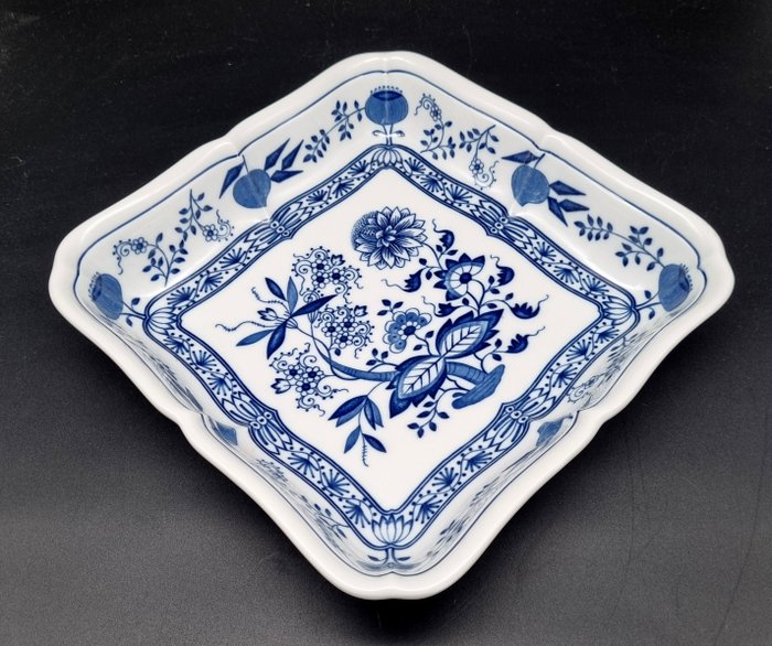 Hutschenreuther - Bordservice - 1. valg! Løgmønster Eksklusiv firkantet skål ca 23,5 x 23,5 cm - Porcelæn