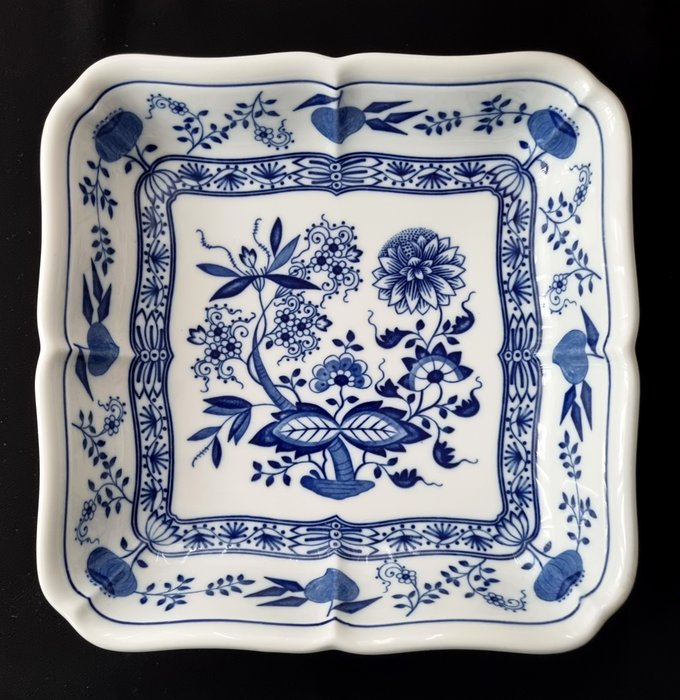 Hutschenreuther - Bordservice - 1. valg! Løgmønster Eksklusiv firkantet skål ca 23,5 x 23,5 cm - Porcelæn