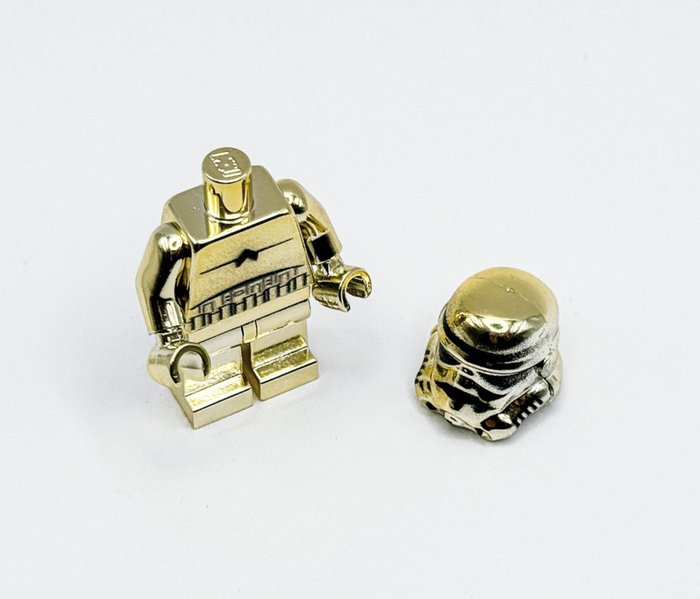 Lego - Star Wars - Gold Plated StormTrooper Custom Item on Lego Parts