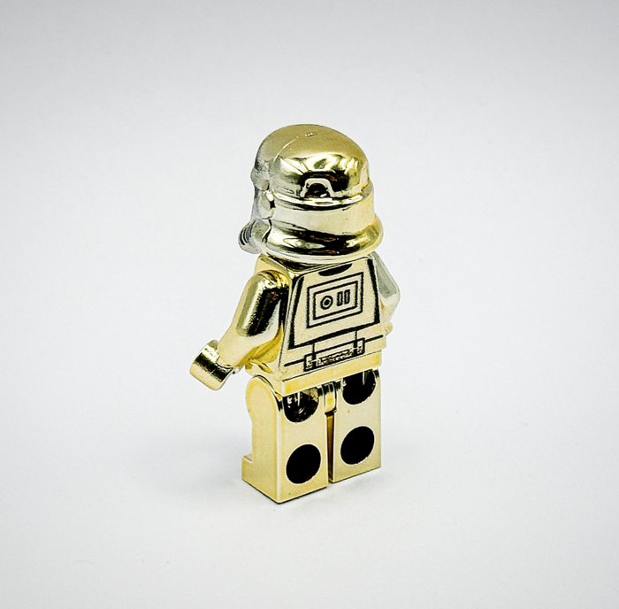 Lego - Star Wars - Gold Plated StormTrooper Custom Item on Lego Parts