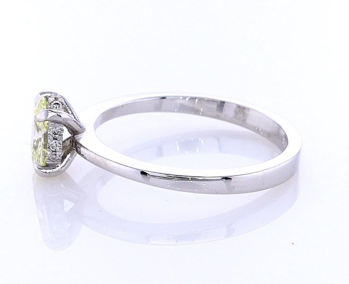 Ring - 14 karat Hvidguld -  069ct tw Diamant (Naturfarvet) - Diamant