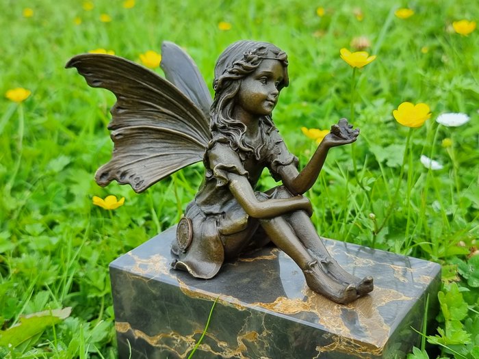 Statue, Bronze Fairy with Butterfly - 17 cm - Bronze, Marmor