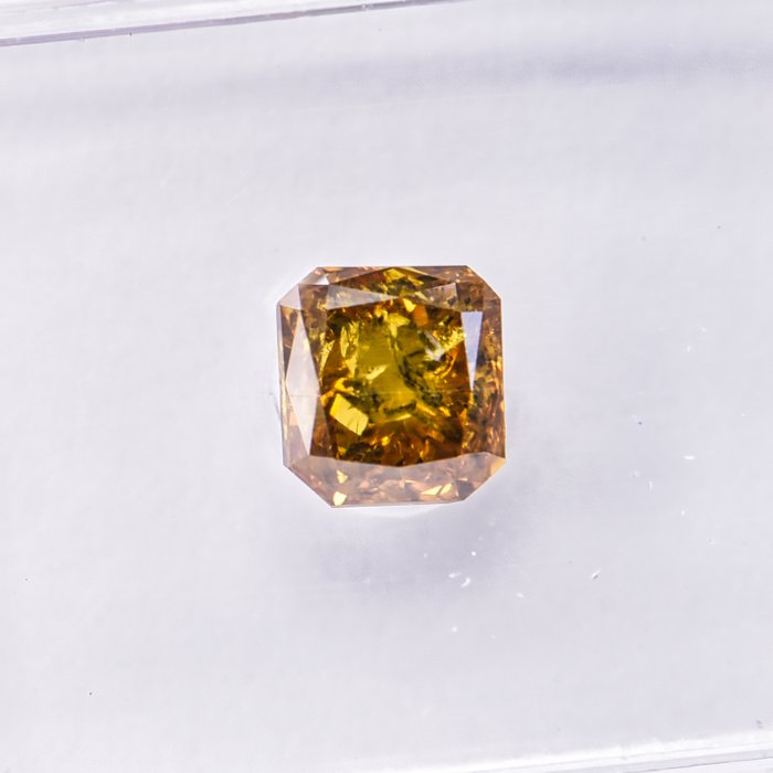 Ingen mindstepris - 1 pcs Diamant  (Naturfarvet)  - 0.71 ct - Radiant - Fancy deep Orange nuance Gul - I3 - International Gemological Institute (IGI)