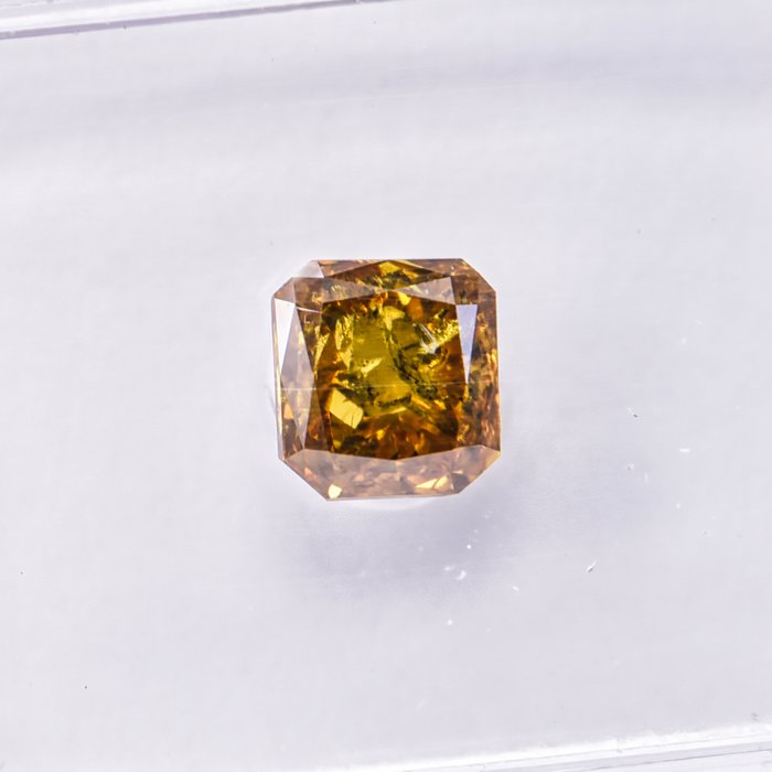 Ingen mindstepris - 1 pcs Diamant  (Naturfarvet)  - 0.71 ct - Radiant - Fancy deep Orange nuance Gul - I3 - International Gemological Institute (IGI)