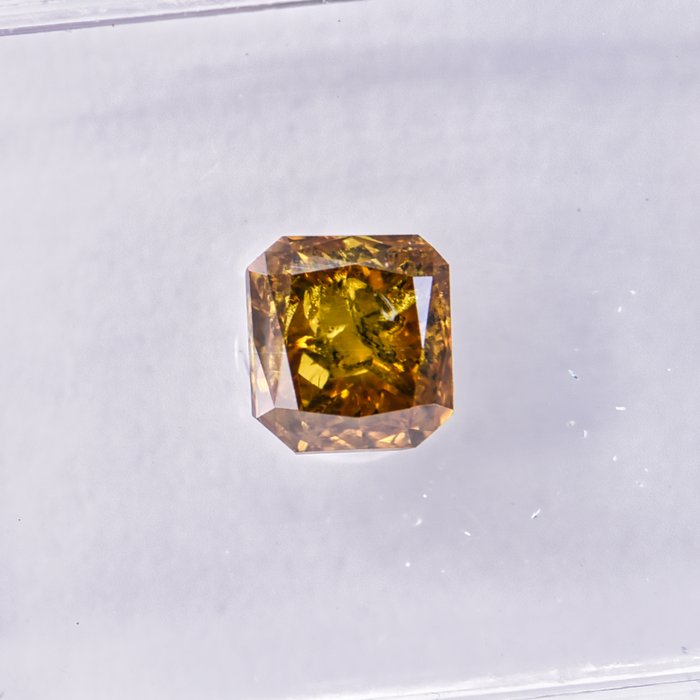 Ingen mindstepris - 1 pcs Diamant  (Naturfarvet)  - 0.71 ct - Radiant - Fancy deep Orange nuance Gul - I3 - International Gemological Institute (IGI)