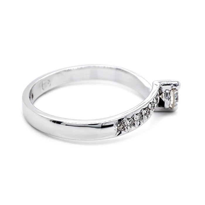 Ring - 14 karat Hvidguld -  040ct tw Diamant (Natur)