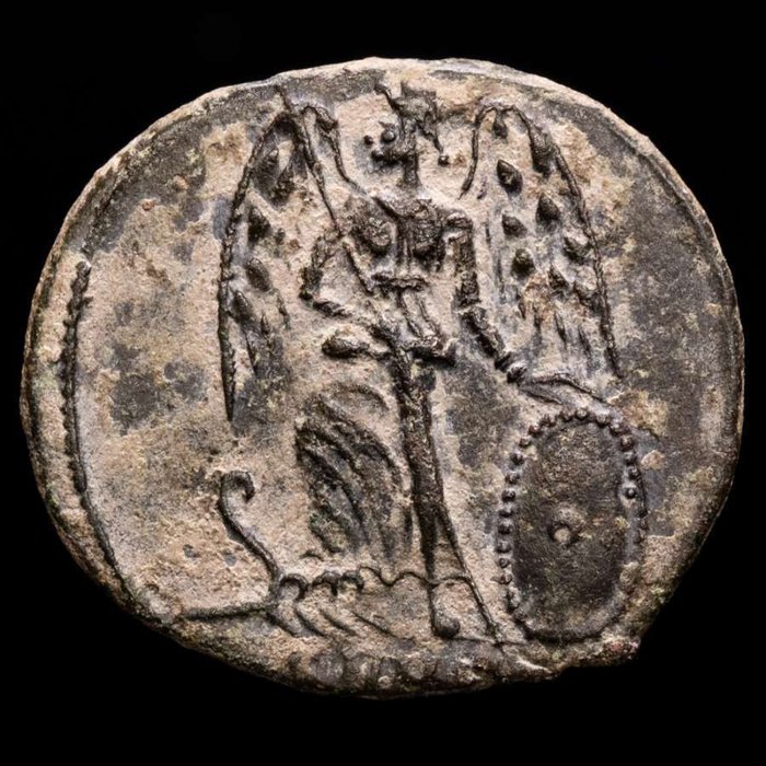 Romarriket. Constantine I (AD 306-337). Follis Heraclea mint, 335 A.D. Constantinopolis conmemorative issue  (Ingen mindstepris)