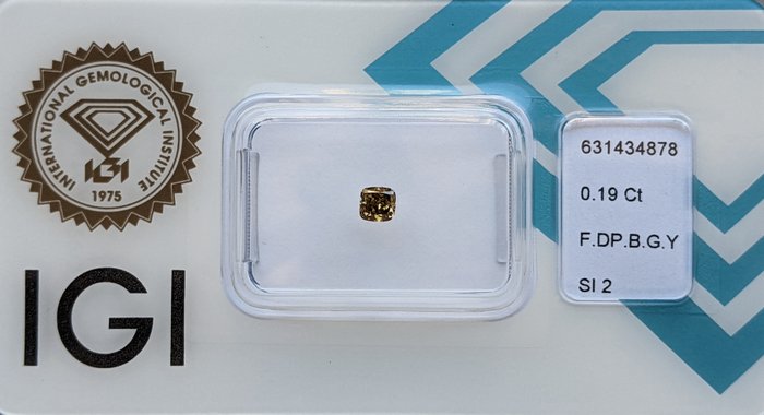 Ingen mindstepris - 1 pcs Diamant  (Naturfarvet)  - 019 ct - Pude - Fancy deep Brun Grønlig Gul - SI2 - International Gemological Institute (IGI)